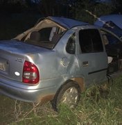 Condutor perde controle de carro e capota em Passo de Camaragibe