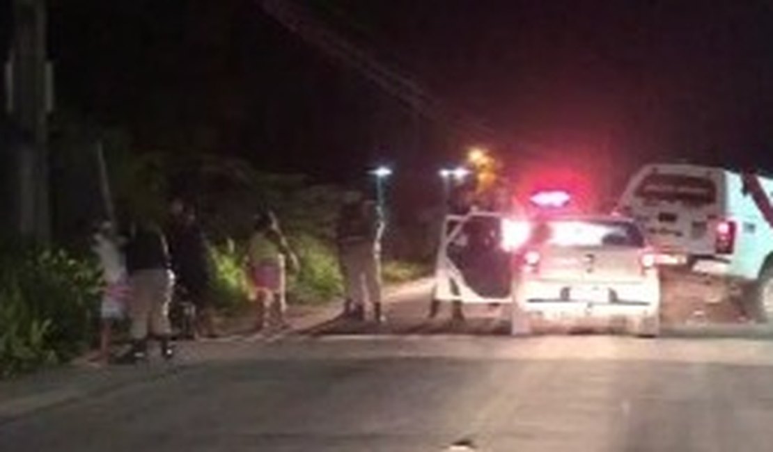Motorista colide com carro da polícia militar em Maragogi