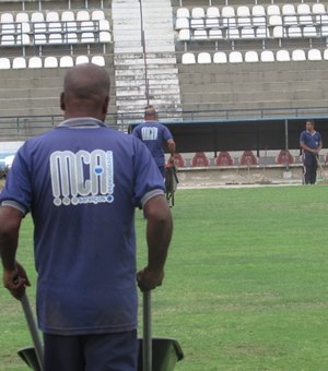 Gramado do Estádio Rei Pelé passa por reparos para temporada 2017