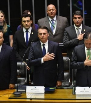 Jair Bolsonaro toma posse como presidente da República