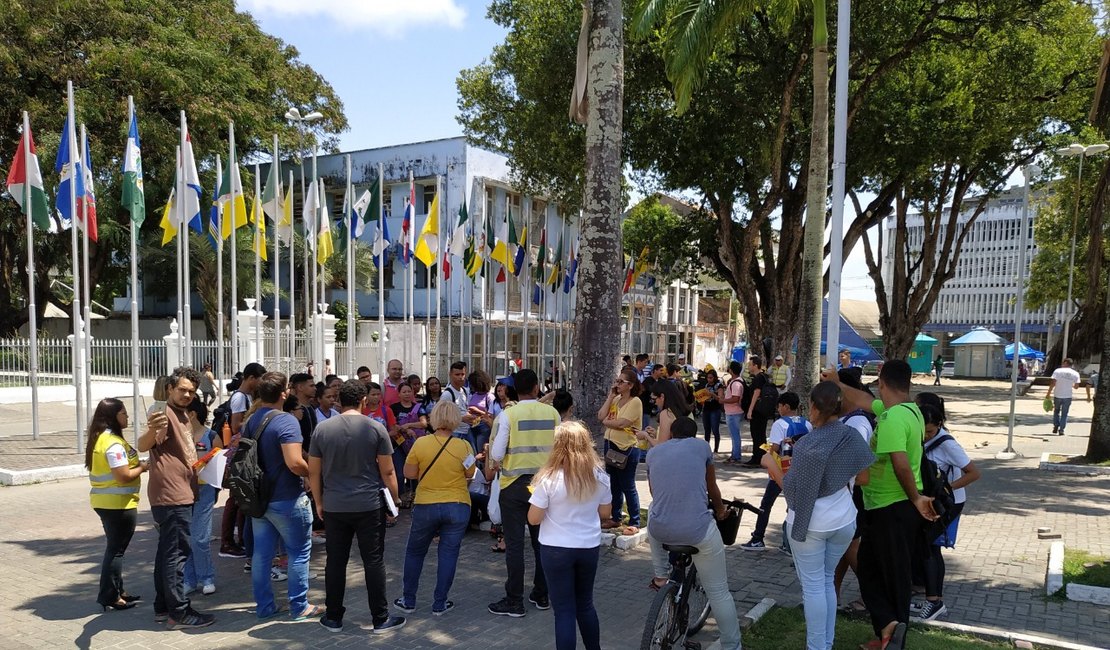 Prefeitura realiza ações de combate ao suicídio em shopping de Maceió