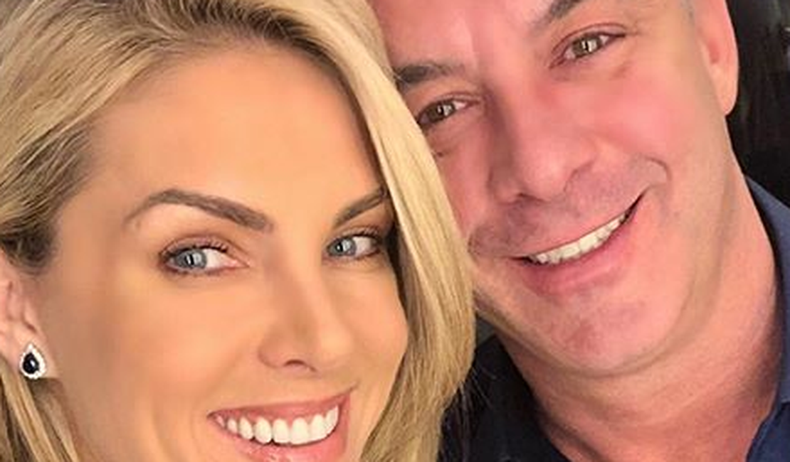 Após descobrir câncer, marido de Ana Hickmann ganha surpresa de Simaria e chora