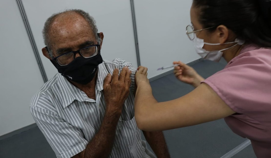 Maragogi começa vacinar pessoas de 50 anos contra covid-19