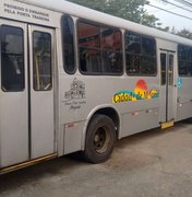 Assaltantes rendem motorista e fazem arrastão em ônibus de Maceió