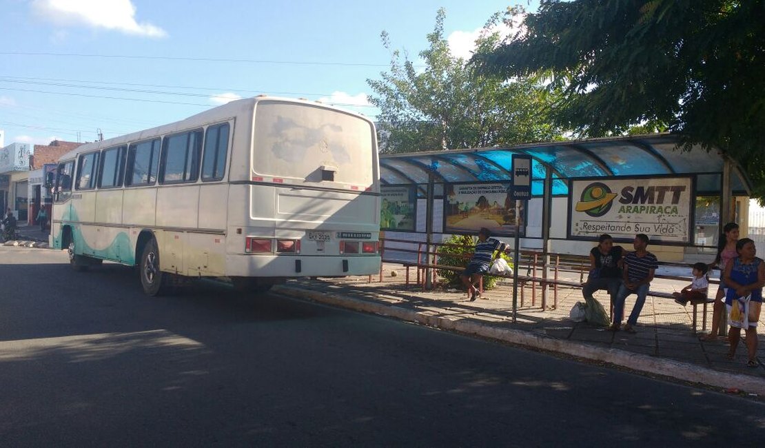 Ônibus de transporte de passageiros é assaltado em Arapiraca