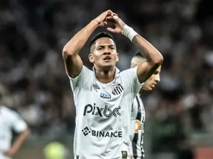 Flamengo acena com proposta próxima a 10 milhões de euros por Ângelo, do Santos