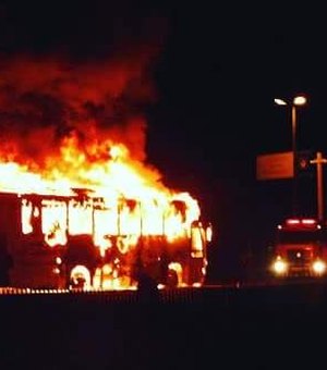 Ministério Público Estadual irá investigar incêndio em ônibus que transportava estudantes em União dos Palmares