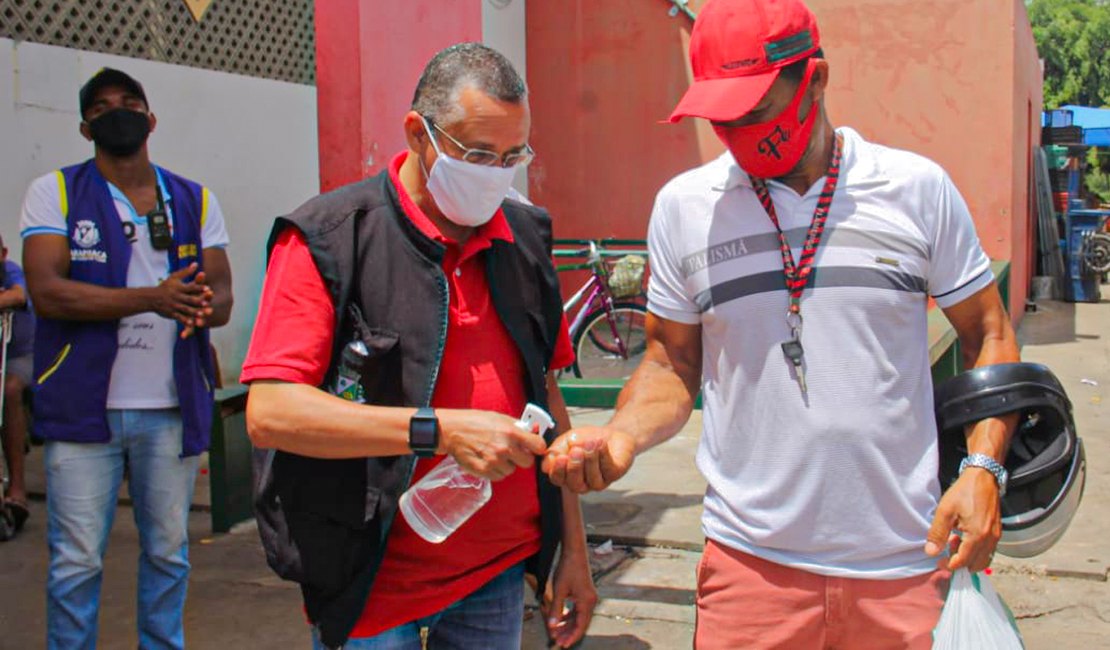 Mercado Público de Arapiraca recebe ação integrada de combate à pandemia