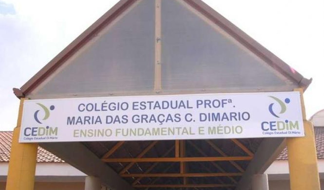 Adolescentes armados com machados invadem escola no Paraná