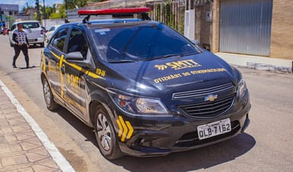 Colisão entre dois veículos é registrada na tarde desta segunda-feira  em Arapiraca