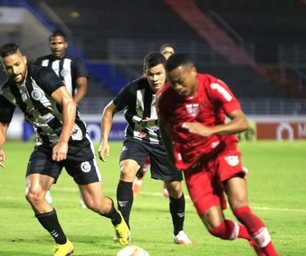 No sufoco, CRB vence o ASA nos pênaltis e enfrenta o CSA na final do Alagoano