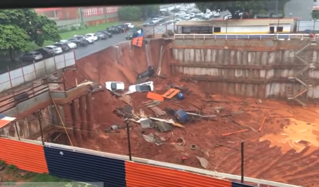 [Vídeo] Cratera se abre em obra na Asa Sul de Brasília e engole carros