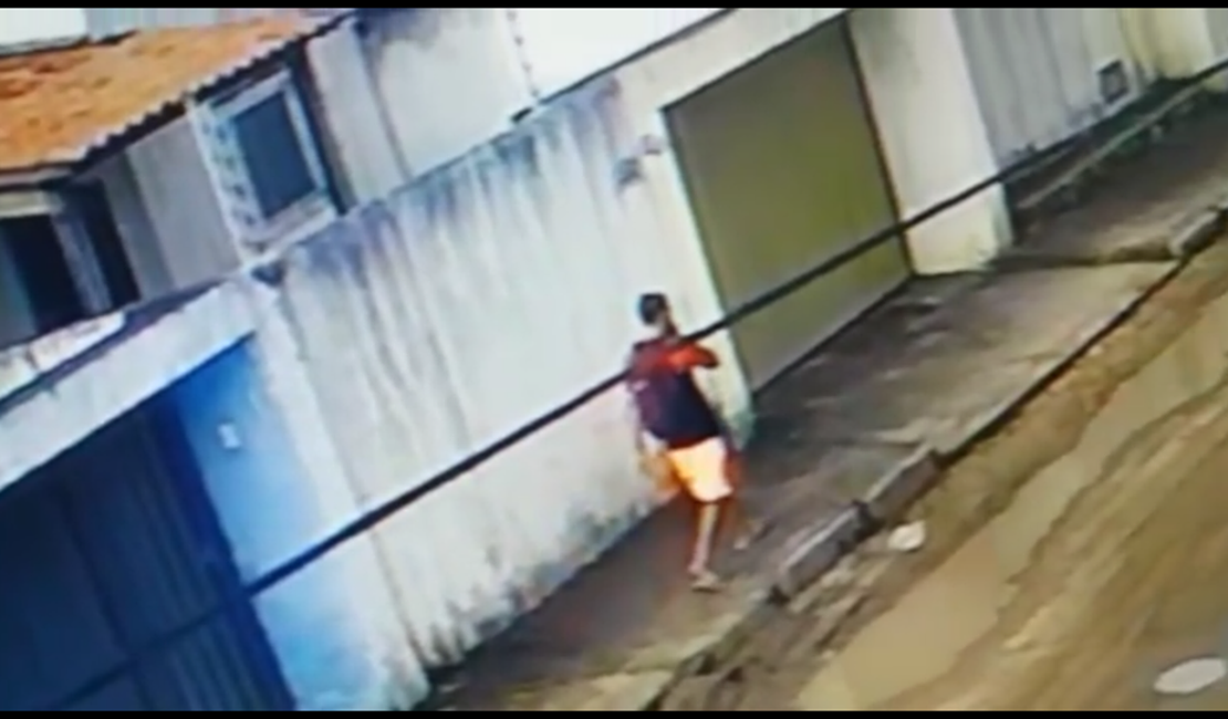 Flagrado em vídeo, jovem suspeito de furto à residência é preso