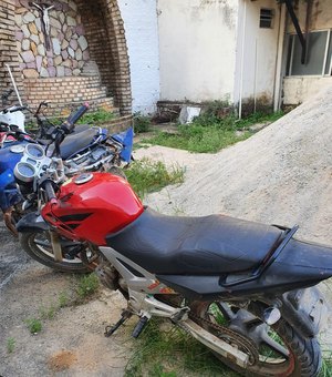 Dupla foge da polícia e abandona moto em Maragogi