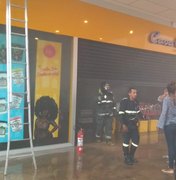 Incêndio atinge loja de cosméticos em shopping na parte alta de Maceió