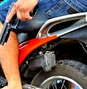 Motoqueiro armado comete assaltos na Rota Ecológica