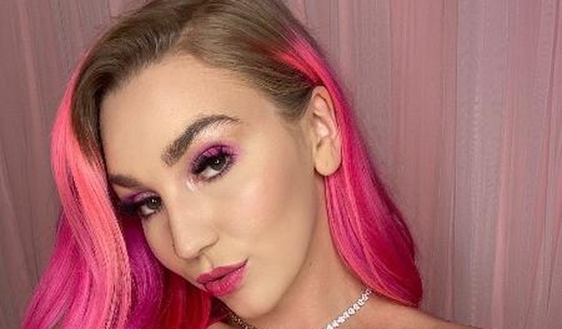 Atriz pornô 'brinca' que fez sexo com CEO do Instagram e é banida da rede
