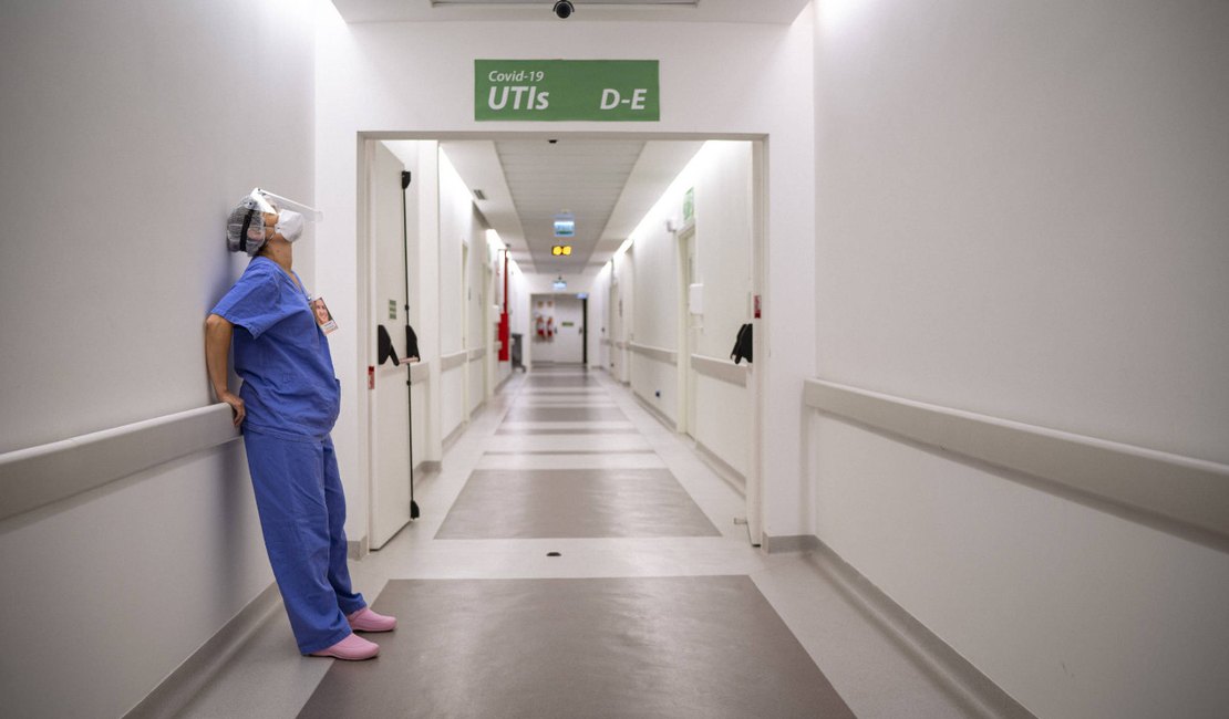Nº de profissionais de saúde infectados cresce em AL e hospitais buscam temporários