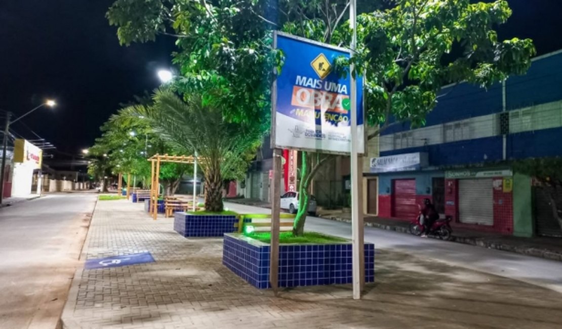 Prefeitura de Palmeira dos Índios conclui manutenção da Praça São Cristóvão