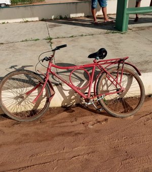 Idoso que conduzia bicicleta morre após ser atingido por moto em Palmeira dos Índios