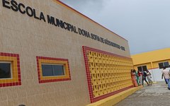 Duas escolas foram inauguradas no aniversário da cidade