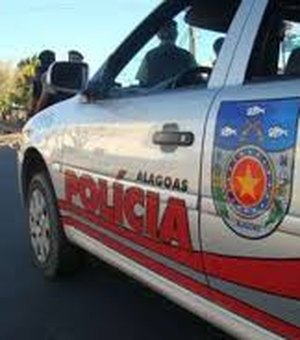 Carro é roubado em Arapiraca e criminosos fogem para a zona rural