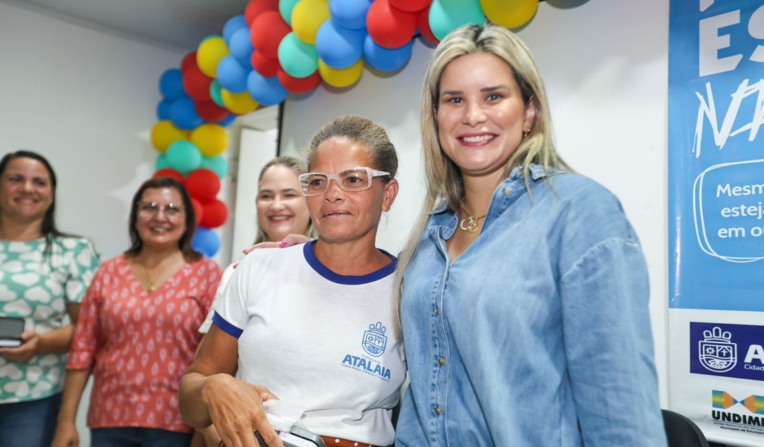 'Um Novo Olhar': Prefeita Ceci lança programa para fornecer óculos a alunos da EJA em Atalaia