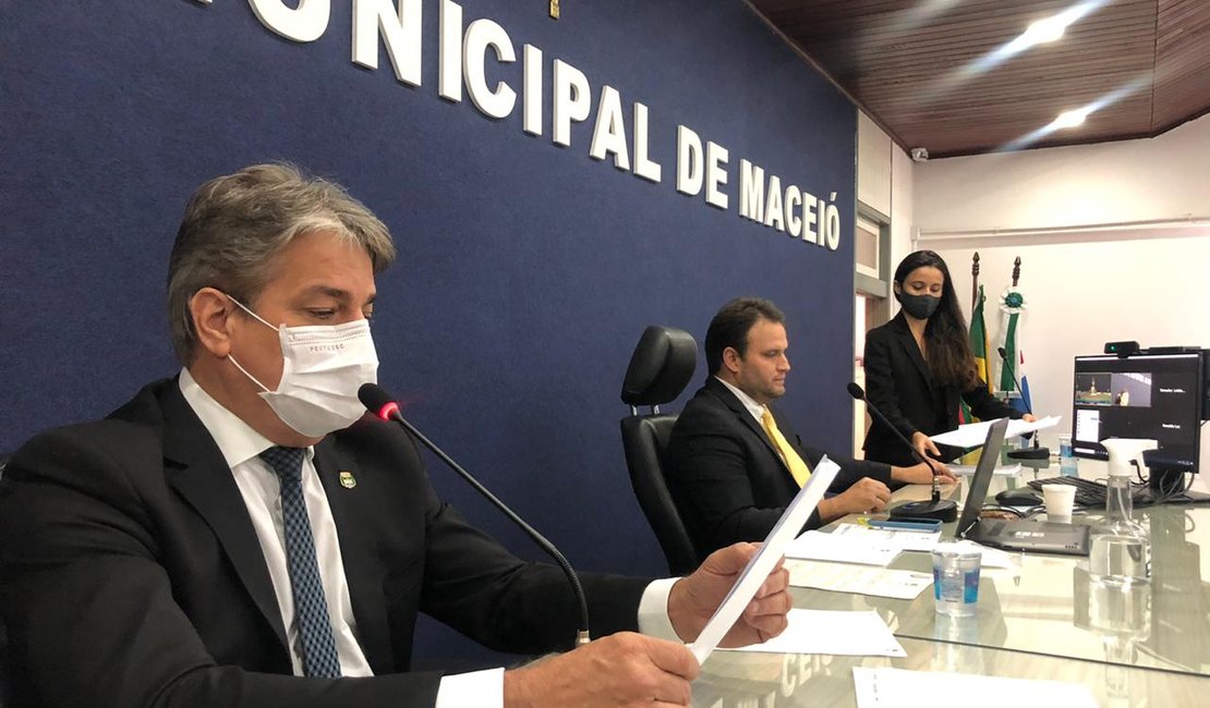 Câmara solicita à Prefeitura que realize reformas de praças em bairros de Maceió