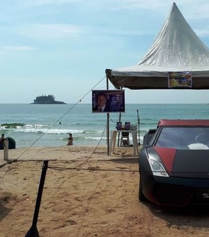 Pastor forja evento evangélico para vender carro na praia e culpa 'Satanás'
