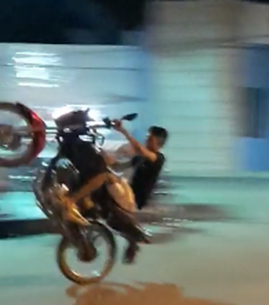 [Vídeo] Motoqueiros desafiam policiamento e fazem baderna em Campo Grande