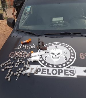 Trio é detido com arma e drogas em Japaratinga