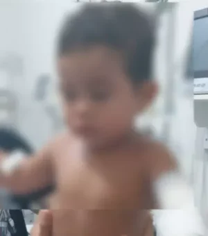 [Vídeo] Criança de 2 anos que brincava às margens de rio é atacada por sucuri