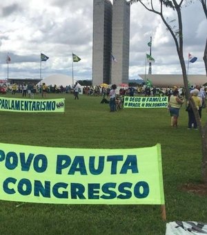 Bolsonaro e PM-RJ ignoram ministério da Saúde e avalizam atos da direita