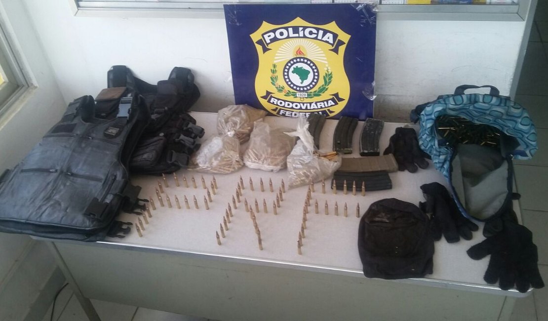 Em Alagoas, PRF prende homem com mais de mil munições de fuzil em ônibus 