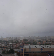 Semana começa com tempo chuvoso em Maceió