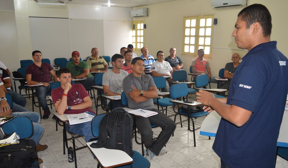 SMTT realiza curso para Condutor de Veículos de Emergência em Arapiraca   