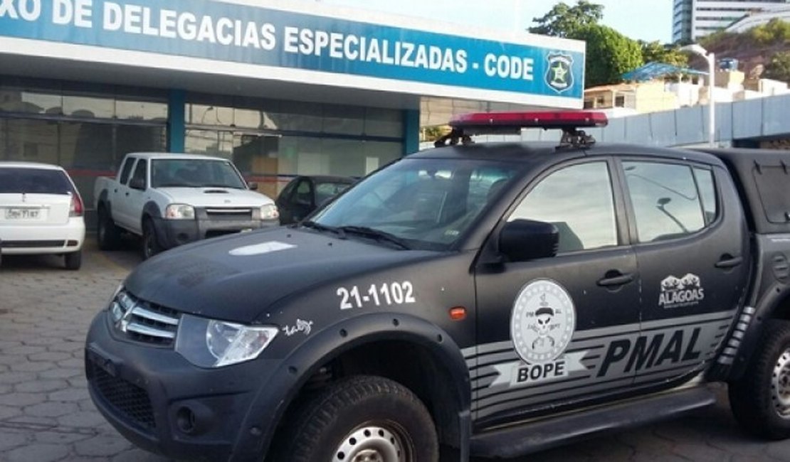 Policial reformado é preso em operação de combate ao tráfico