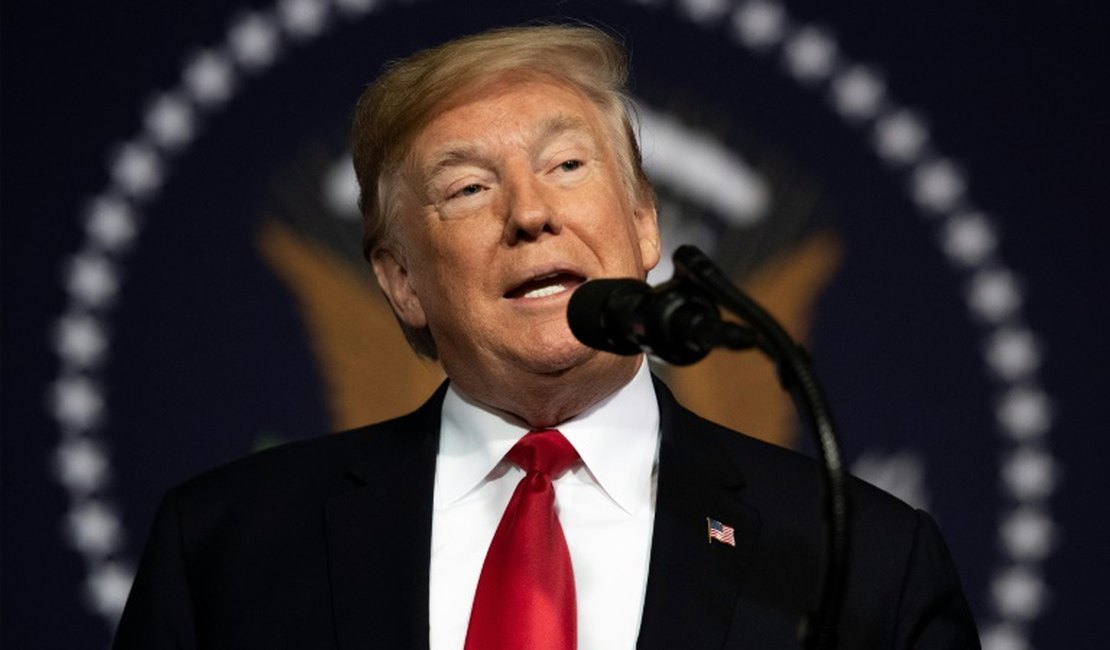 Trump sugere que injeção de desinfetante pode tratar coronavírus