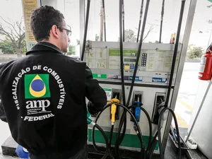 Postos de combustíveis de Alagoas são interditados durante fiscalização da ANP
