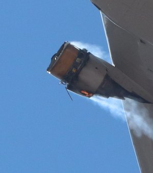 Aeronave sofre pane em turbina e derruba destroços antes de pousar nos EUA