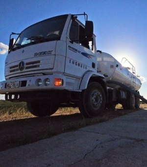 Retorno da operação carro-pipa beneficia 40 municípios do Agreste e Sertão