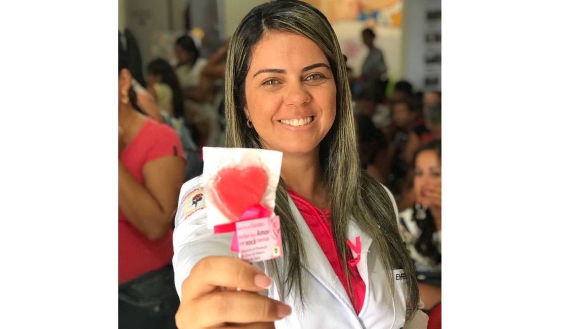 Campanha Outubro Rosa emociona e alerta mulheres na Pestalozzi Arapiraca