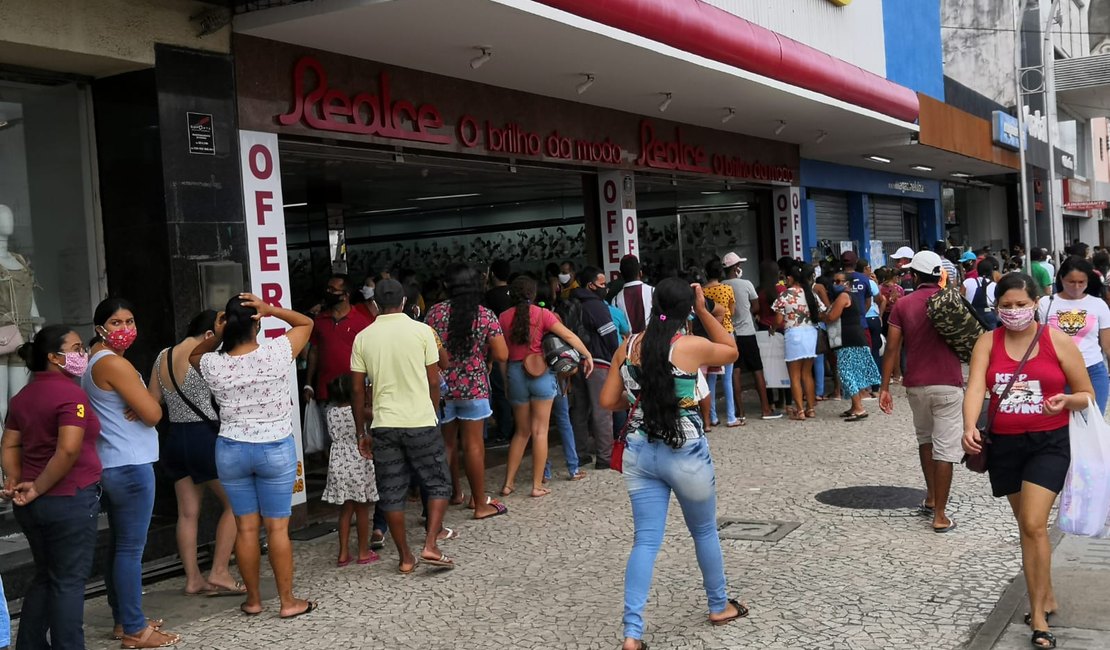 [Vídeo] Black Friday: Consumidores lotam as lojas de Arapiraca, mas não respeitam o distanciamento social