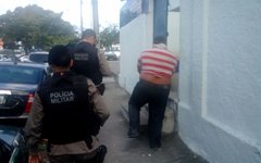 Suposto mototaxista é preso com dois revólveres em Maceió