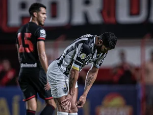 Atlético-MG sai na frente, mas perde de virada para o Atlético-GO e vê sequência invicta terminar