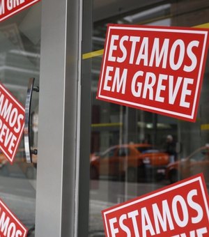 Bancários de SP encerram a greve, mas paralisação continua na Caixa Econômica