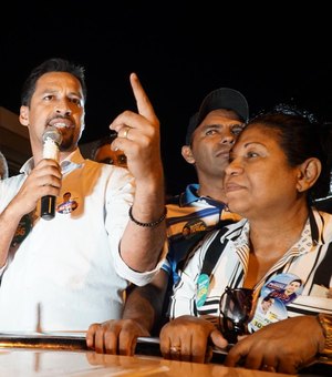 'Quem me trouxe a vitória foi o povo e não político', diz Rodrigo Cunha em comemoração