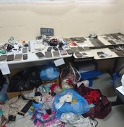 Polícia apreende 72 celulares em penitenciária de segurança máxima da Capital