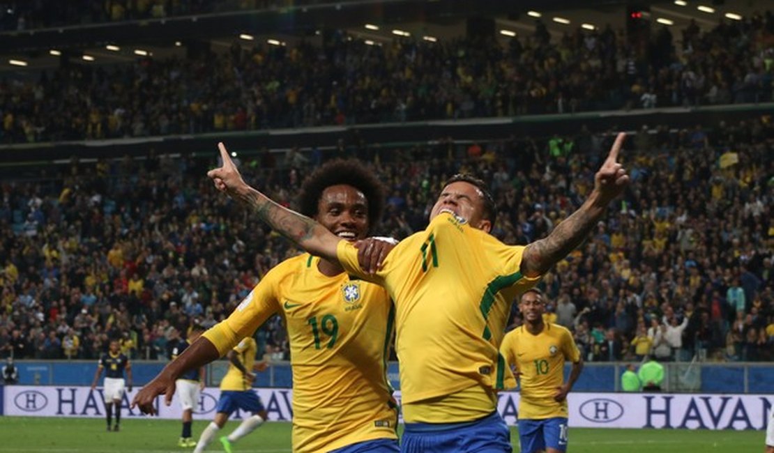 Brasil 2 x 0 Equador - Coutinho brilha, e seleção brasileira confirma a liderança