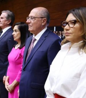 Como ex-presidente, Collor comparece à posse de Flávio Dino como ministro do STF